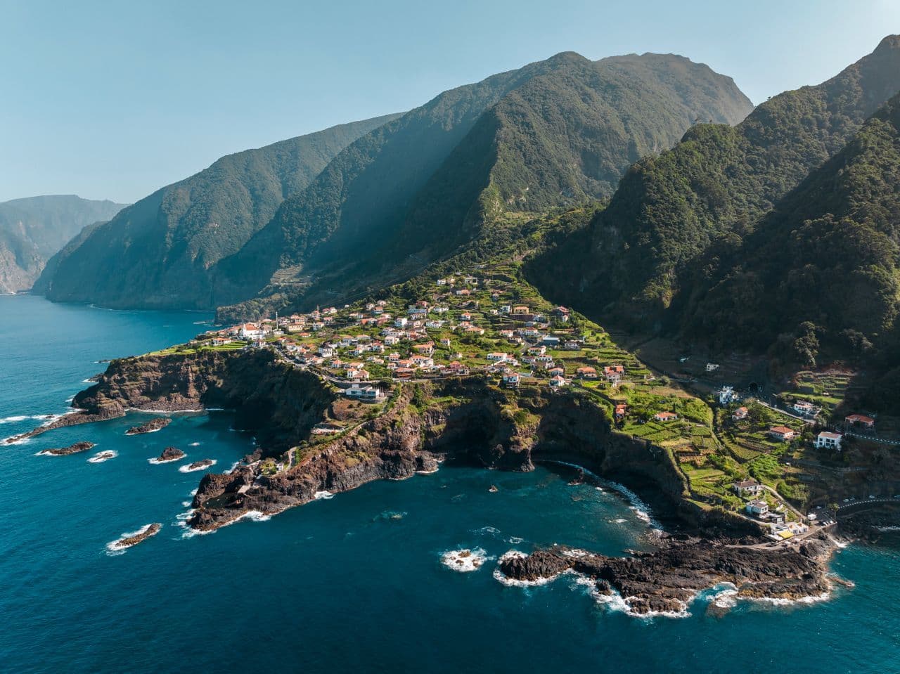 Madeira – amžino pavasario sala: ką pamatyti, kada keliauti ir kaip planuoti atostogas