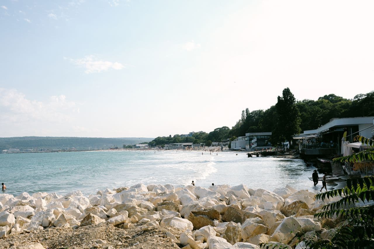 Albena – žaliasis Juodosios jūros rojus, garsėjantis švariausiu oru, bekraščiais paplūdimiais ir tobula ramybe šeimoms