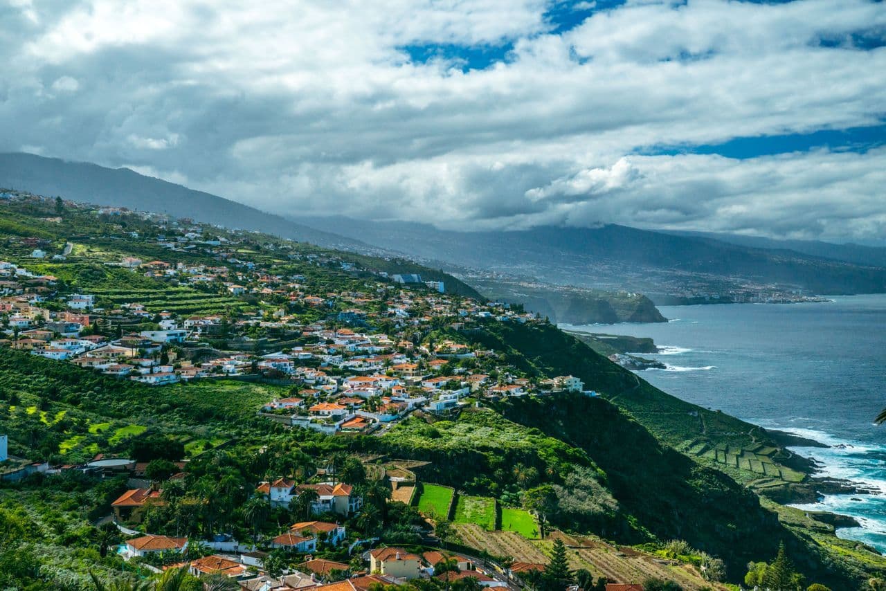 Kelionės į Tenerifę vasario mėnesį: oras ir kur apsistoti?