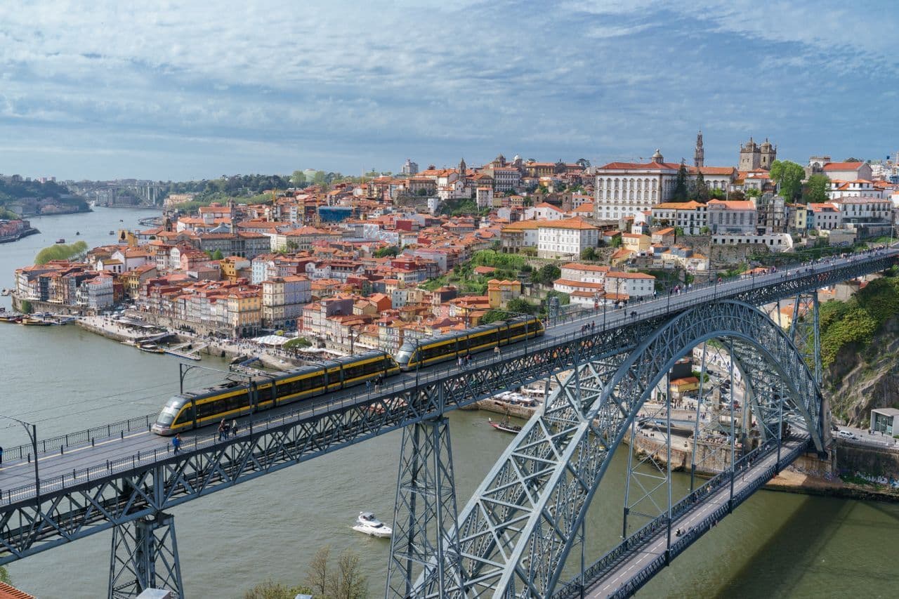 Portas – šiaurės Portugalijos perlas: ką pamatyti, kur apsistoti ir kada keliauti